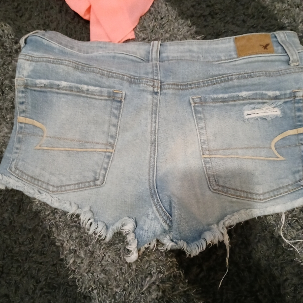 Shorts - Picture 3 of 3